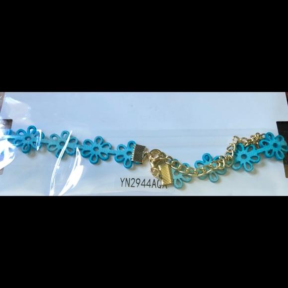 🦋Boho Flower Choker🦋 - Picture 2 of 2